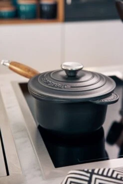 Le Creuset Signature Sauce Pan Wooden Handle -Robens Sales Store 21139180000460 LS 00005 1280x1280