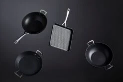 Le Creuset Toughened Nonstick Paella Pan -Robens Sales Store 52102280010202 51105320010502 52101320010101 LS00001 1280x1280