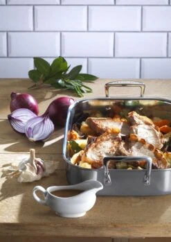 Le Creuset Classic Stainless Steel Square Roasting Pan 21 Le Creuset Classic Stainless Steel Square Roasting Pan -Robens Sales Store 96106026000000 LS00001 1280x1280