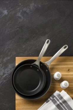Le Creuset Stainless Steel Nonstick Fry Pan -Robens Sales Store 96600226000000 96600220000000 44900117160000 LS00001 1280x1280